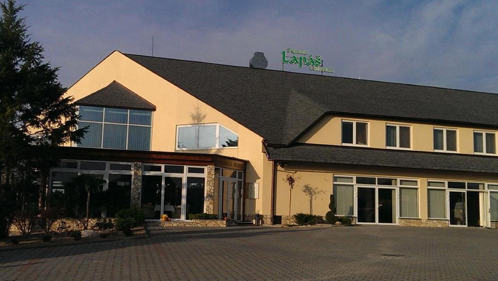 Penzion Lapas U Hoffera Nitra Bagian luar foto